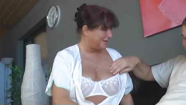 Solo porno video latviesu porno video af en uhæmmet voksen kvinde.